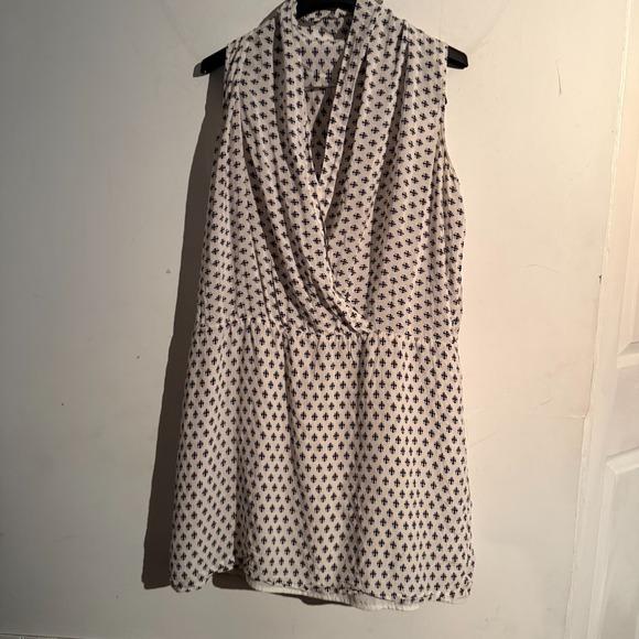 Elorie Tops - Elorie Small 100% Silk Blouse Sleeveless V‎ Neck Quiet Luxury Ditsy Floral